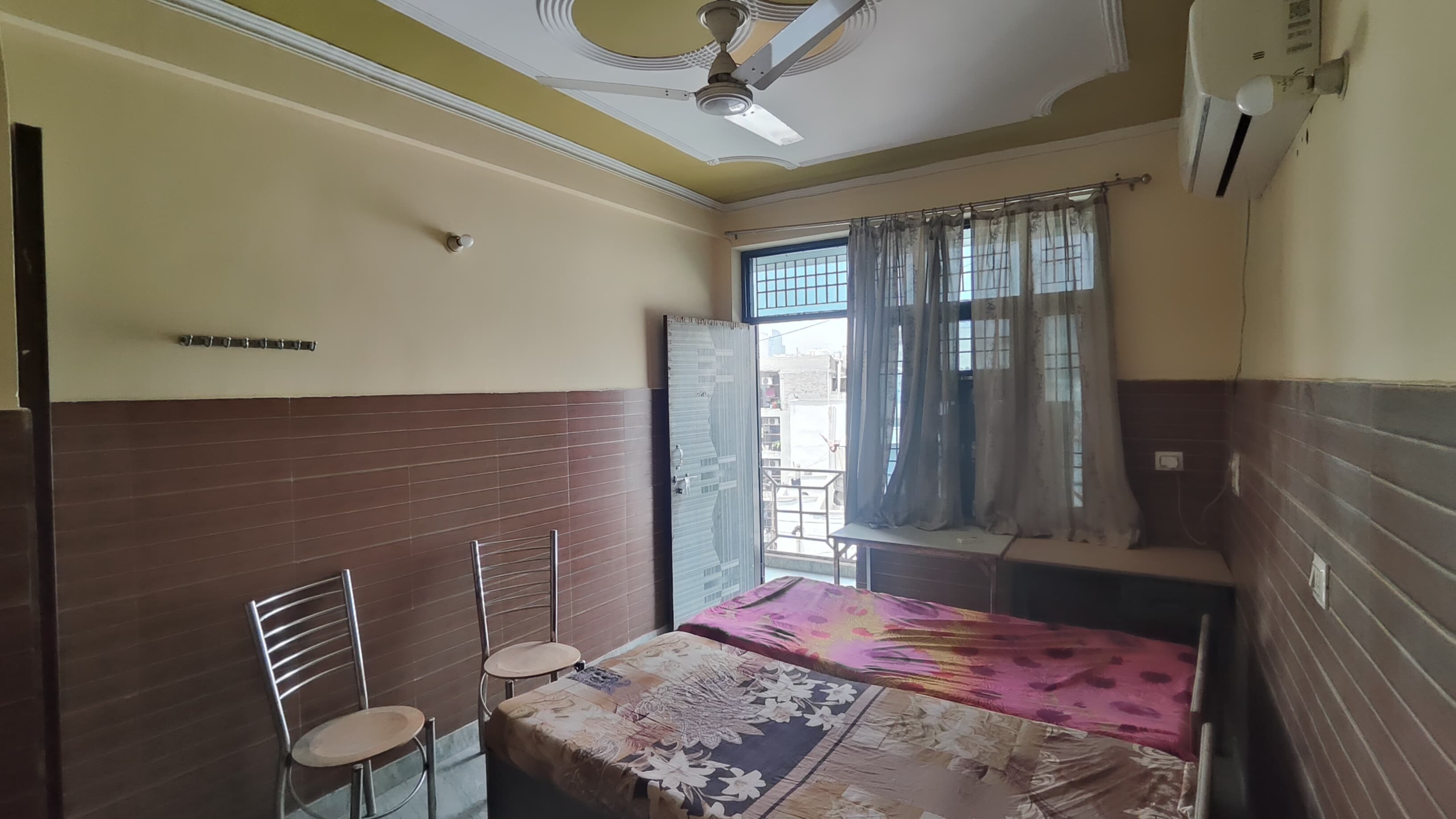 Luxury rooms at Jagmohan Homes